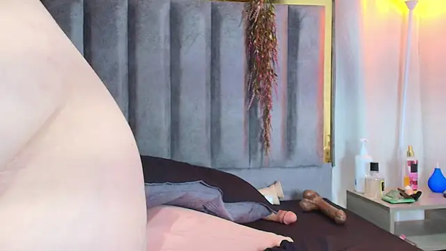 Zoe Curvy online show from February 14, 12:51 am