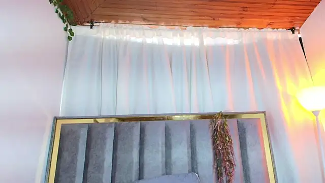 Zoe Curvy online show from February 16, 12:34 pm