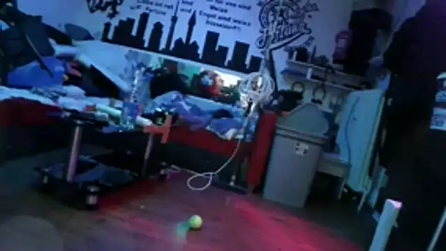 Snapshot of lukasdie chatting on May 3, 10:38 pm lukasdie online show from May 3, 10:38 pm