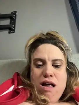 Snapshot of hersavageno chatting on February 1, 2:26 pm hersavageno online show from February 1, 2:26 pm