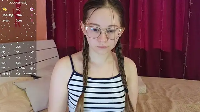 Snapshot of AnastasiiaFox chatting on March 15, 7:47 am AnastasiiaFox online show from March 15, 7:47 am