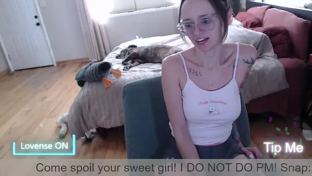 Plantbabeee online show from March 12, 5:41 pm