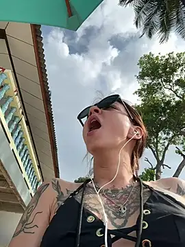 Snapshot of BabeRainbow chatting on January 22, 2:37 am BabeRainbow online show from January 22, 2:37 am