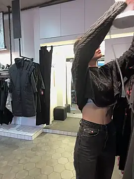 Snapshot of BabeRainbow chatting on February 23, 1:32 pm BabeRainbow online show from February 23, 1:32 pm