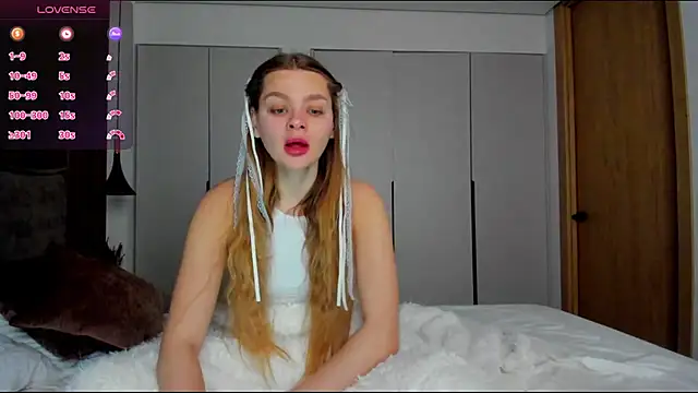 Molly sweetie online show from February 23, 7:50 am