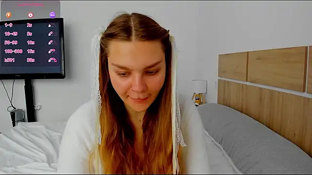 Molly sweetie online show from April 4, 6:22 am