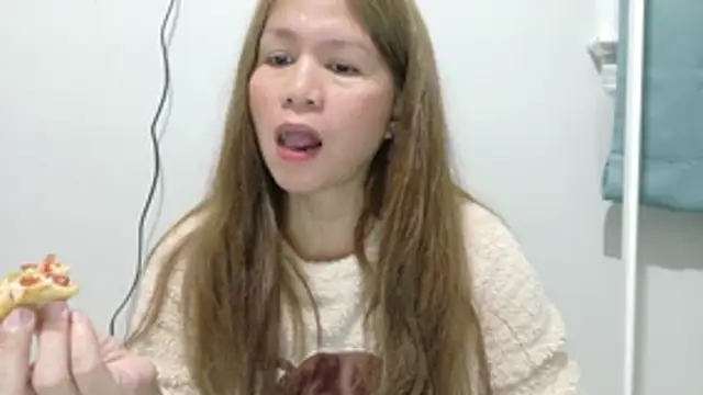 XLennaMX online show from February 24, 2:09 am