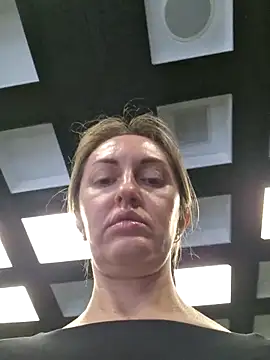 Miss    Mia  online show from February 21, 9:43 am