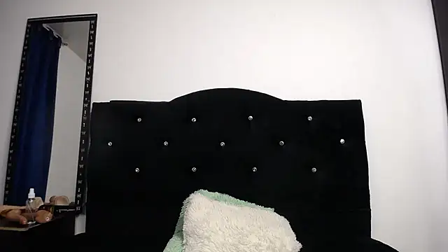 Snapshot of sweet_skylove_ chatting on June 26, 12:59 am sweet skylove online show from June 26, 12:59 am