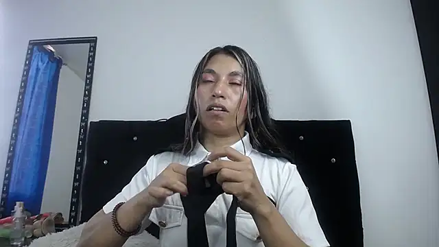 Snapshot of sweet_skylove_ chatting on July 5, 1:51 pm sweet skylove online show from July 5, 1:51 pm