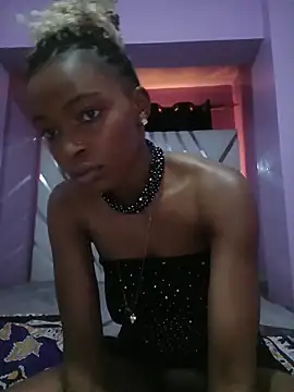 Pretty-queen123 online show from February 6, 9:45 am