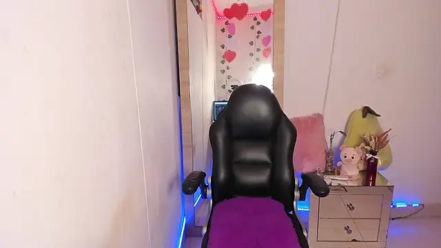 Snapshot of hellensexy chatting on February 20, 9:20 pm hellensexy online show from February 20, 9:20 pm