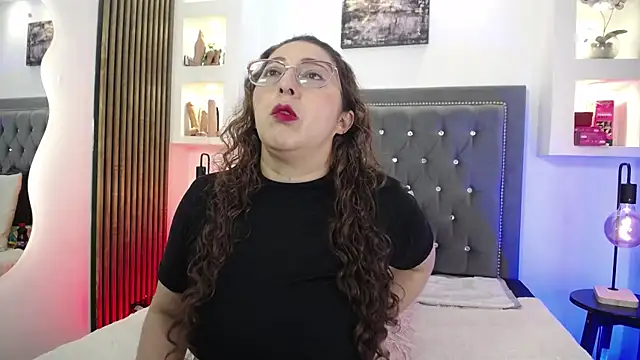Snapshot of AnnadirtyXo chatting on June 5, 4:41 am AnnadirtyXo online show from June 5, 4:41 am