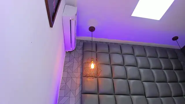 megan woll online show from January 18, 8:34 pm