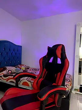 Leonarrrd 01 online show from November 3, 11:37 pm