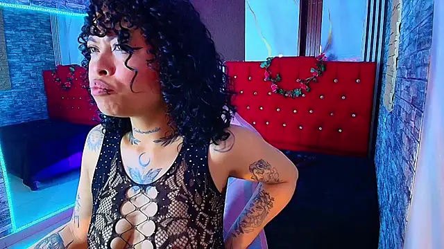 miahernadez303av online show from December 2, 3:56 am