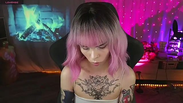 Kerry Kirk online show from March 12, 11:22 pm