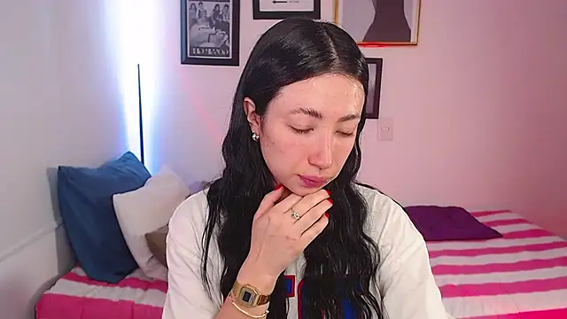 lilyy evanss online show from February 18, 8:03 pm