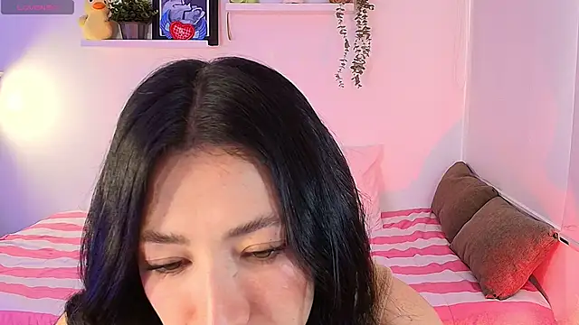 lilyy evanss online show from March 3, 10:15 pm