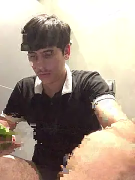 Snapshot of Babyhotbad chatting on February 6, 9:06 pm Babyhotbad online show from February 6, 9:06 pm