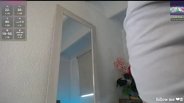 Lucy Princes online show from February 4, 9:42 pm