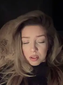 Snapshot of SonyaD_ chatting on December 30, 4:42 am SonyaD online show from December 30, 4:42 am