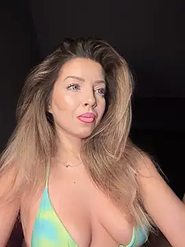 Snapshot of SonyaD_ chatting on February 3, 2:03 am SonyaD online show from February 3, 2:03 am