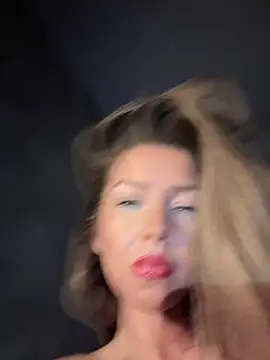 Snapshot of SonyaD_ chatting on February 20, 5:23 am SonyaD online show from February 20, 5:23 am