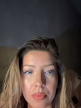 Snapshot of SonyaD_ chatting on February 24, 5:22 am SonyaD online show from February 24, 5:22 am