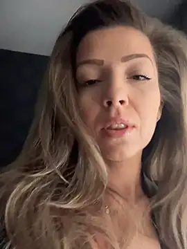 Snapshot of SonyaD_ chatting on March 20, 6:52 am SonyaD online show from March 20, 6:52 am