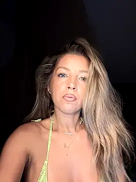 Snapshot of SonyaD_ chatting on September 24, 1:20 am SonyaD online show from September 24, 1:20 am
