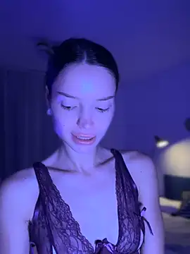 Snapshot of wow_Mia chatting on November 11, 6:02 am wow Mia online show from November 11, 6:02 am