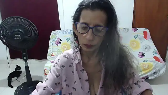Snapshot of luz_stella chatting on February 22, 9:02 pm luz stella online show from February 22, 9:02 pm
