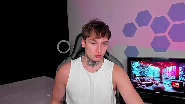 Chris Tyson online show from October 5, 9:45 pm