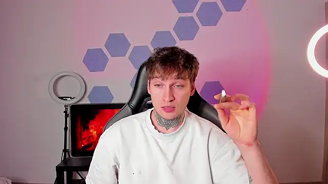 Chris Tyson online show from October 18, 10:32 pm