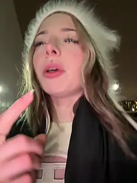 LoraaDoll online show from December 17, 5:41 pm