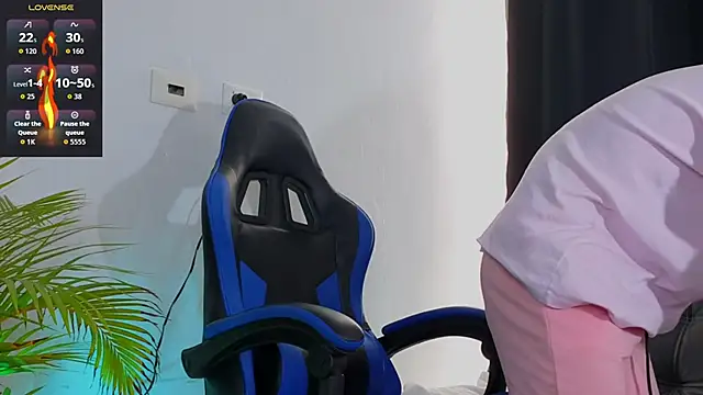 EdwardRoss  online show from November 17, 7:41 pm