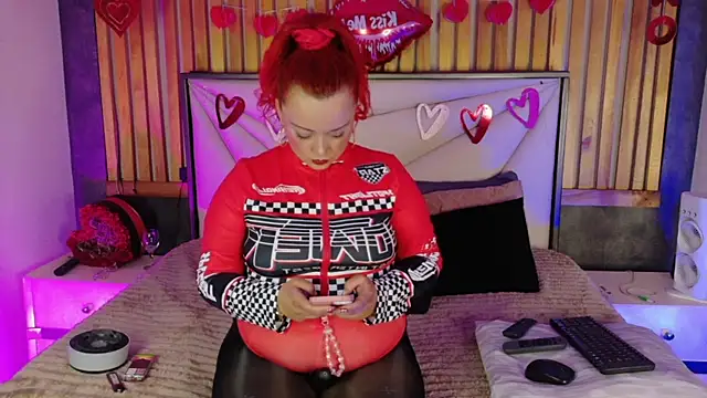 Snapshot of LilyyBigAss chatting on February 23, 11:51 am LilyyBigAss online show from February 23, 11:51 am