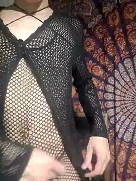 LYZBORNHD online show from February 13, 1:34 am