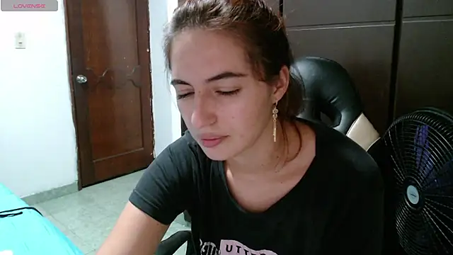 Snapshot of Kate_lorens9 chatting on January 9, 12:14 am Kate lorens9 online show from January 9, 12:14 am