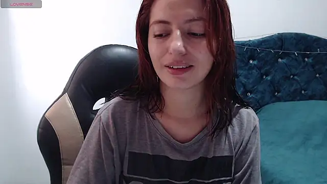 Snapshot of Kate_lorens9 chatting on February 19, 1:17 pm Kate lorens9 online show from February 19, 1:17 pm