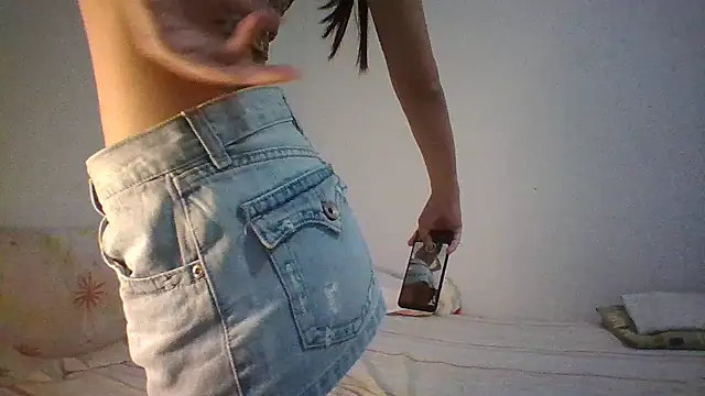 Snapshot of melodybar27 chatting on December 23, 2:28 pm melodybar27 online show from December 23, 2:28 pm