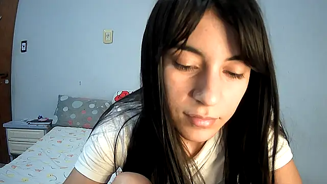 Snapshot of melodybar27 chatting on February 11, 10:15 am melodybar27 online show from February 11, 10:15 am