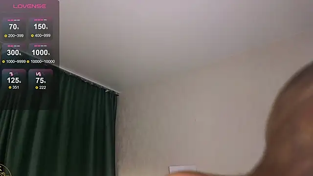 Snapshot of ErinLewist chatting on February 22, 1:22 am ErinLewist online show from February 22, 1:22 am