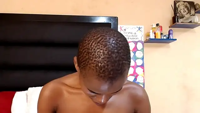 Snapshot of LongPussyLipsxx chatting on January 13, 8:47 am LongPussyLipsxx online show from January 13, 8:47 am