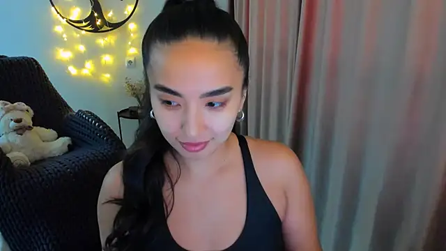 worldofkim online show from February 13, 11:39 am