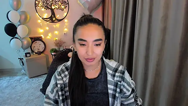 worldofkim online show from March 30, 3:35 pm