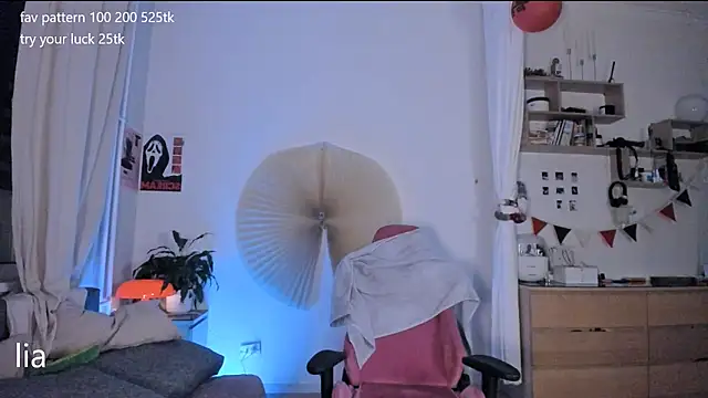 lil lia online show from April 8, 8:42 pm