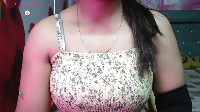 Snapshot of Athena_0 chatting on April 25, 3:31 pm Athena 0 online show from April 25, 3:31 pm