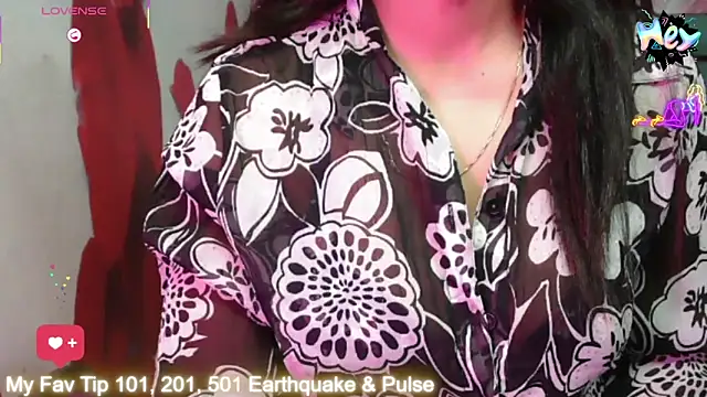 Snapshot of Athena_0 chatting on May 25, 10:21 am Athena 0 online show from May 25, 10:21 am